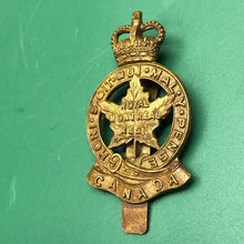 Charger l'image dans la galerie, Original Canadian Army Cap Badge - Royal Montreal Regiment - The Militaria Shop