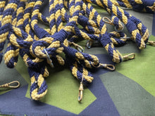 Lade das Bild in den Galerie-Viewer, Original British Army Whistle Lanyard with Clip - The Militaria Shop