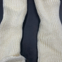 Lade das Bild in den Galerie-Viewer, British Army Issue Thick Cold Weather White Wool Wristlets Sleeves - The Militaria Shop