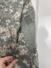 Charger l'image dans la galerie, Surplus US Army ACU Combat Uniform Jacket-Medium Regular - The Militaria Shop