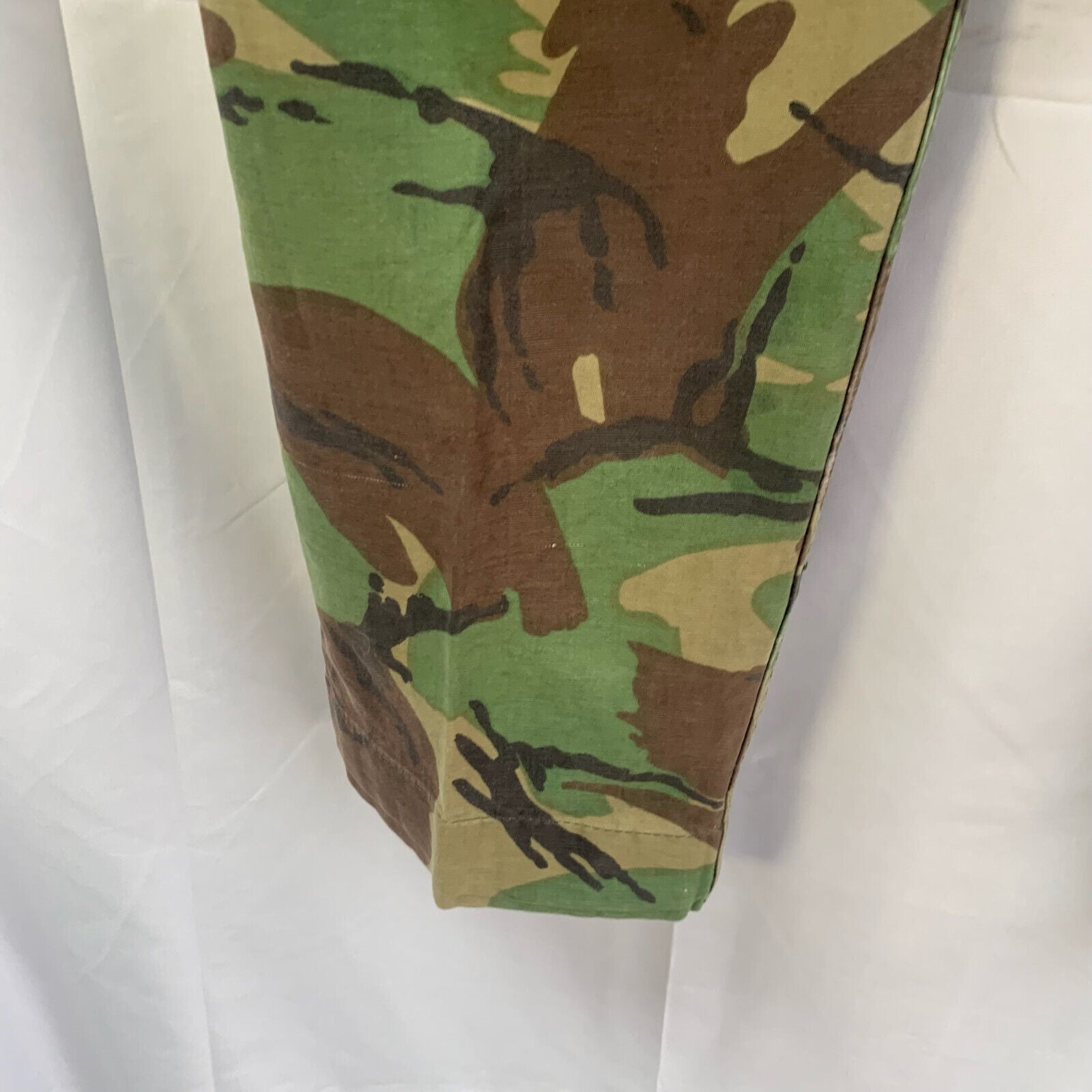 Genuine British Army 68 Pattern DPM Jungle Camouflaged Trousers - Size 28" Waist - The Militaria Shop