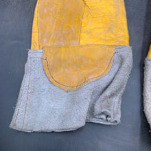 Charger l'image dans la galerie, Original WW2 Onwards British Army Pair of Welding Gloves - REME Issue - The Militaria Shop