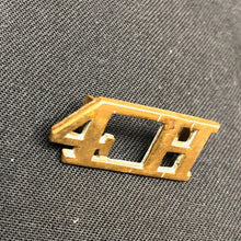 Load image into Gallery viewer, Original WW1 British Army Brass Shoulder Title - 4th Hussars - The Militaria Shop