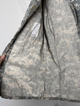 Charger l'image dans la galerie, Surplus US Army ACU Combat Uniform Jacket-Medium Long - The Militaria Shop