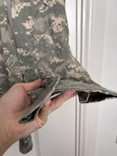 Lade das Bild in den Galerie-Viewer, Surplus US Army ACU Combat Uniform Jacket-Small Regular - The Militaria Shop