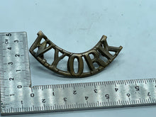 Lade das Bild in den Galerie-Viewer, Original WW1 British Army West York Regiment Shoulder Title - The Militaria Shop