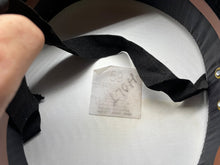 Lade das Bild in den Galerie-Viewer, Original British Royal Navy Ratings Cap - Size 59cm - The Militaria Shop