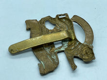 Charger l'image dans la galerie, Original WW1 / WW2 British Army Leicestershire Regiment Cap Badge - The Militaria Shop