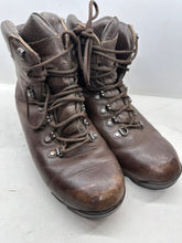 Lade das Bild in den Galerie-Viewer, British Army Surplus Brown Leather Combat Boots - ITURRI - Size UK 9 M - The Militaria Shop