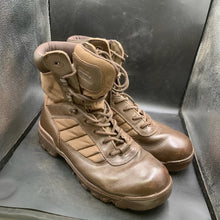 Charger l'image dans la galerie, British Army Surplus Brown Leather Bates Male Combat Patrol Boots - Size UK 9 W - The Militaria Shop
