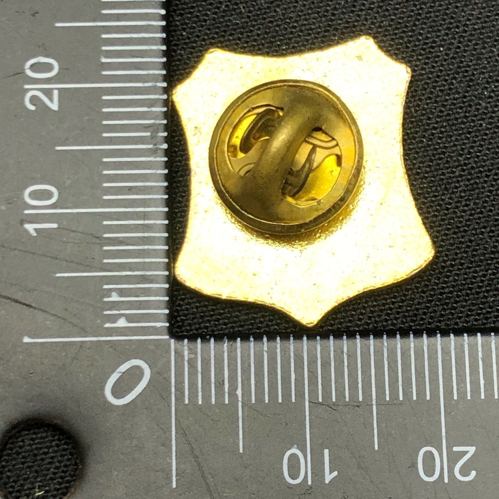 Vintage Enamel Pin - US Army - 61st Air Defense Artillery Regiment Badge - The Militaria Shop