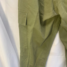 Charger l'image dans la galerie, Genuine British Army Surplus Lightweight Men's Trousers - Size 72/80/96 - The Militaria Shop
