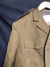 Lade das Bild in den Galerie-Viewer, Original British Army No.2 Dress Uniform Jacket - Grade 1 - Size 180/104/96 - The Militaria Shop