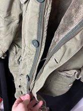 Lade das Bild in den Galerie-Viewer, Genuine British Army Issue 1950s Middle Parka Coat Size 3 - 43" Chest - RARE - The Militaria Shop