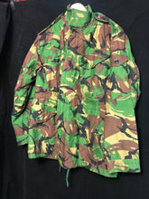 Charger l'image dans la galerie, Genuine British Army 68 Pattern DPM Field Jacket Smock - Size 1 - 38" Chest - The Militaria Shop
