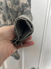 Charger l'image dans la galerie, Surplus US Army ACU Combat Uniform Jacket-Xsmall-XLarge - The Militaria Shop