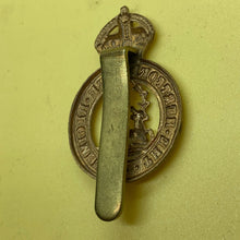 Load image into Gallery viewer, Original WW1 British Army Cap Badge - Hertfordshire Regiment - The Militaria Shop
