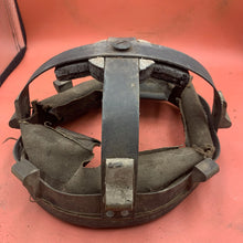 Charger l'image dans la galerie, Original WW2 British Army Mk2 Brodie Helmet Liner X Pad & Screw - 7 - 1939 Dated - The Militaria Shop