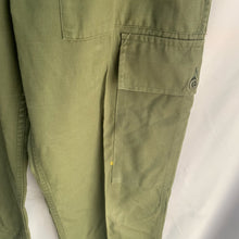 Lade das Bild in den Galerie-Viewer, Genuine British Army Surplus OD Green Lightweight Combat Trousers Size 75/76/92 - The Militaria Shop