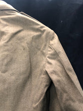 Lade das Bild in den Galerie-Viewer, Original WW2 US Army Class A Dress Jacket - Private Ryan Prop - 39" Long - The Militaria Shop