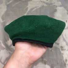 Lade das Bild in den Galerie-Viewer, Genuine British Army Forces Beret - Adjutant Generals Corps - Size 59 - The Militaria Shop
