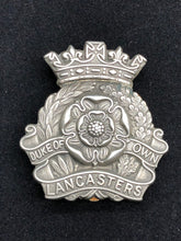 Lade das Bild in den Galerie-Viewer, Original WW1/WW2 British Army The Duke of Lancaster's Own Yeomanry Title Badge - The Militaria Shop