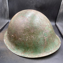 Lade das Bild in den Galerie-Viewer, Original WW2 British/Canadian Army Mk3 Turtle Combat Helmet - The Militaria Shop