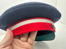 Lade das Bild in den Galerie-Viewer, Genuine British Army Peaked Dress Cap - QARANC Royal Army Nursing - Size 57cm - The Militaria Shop