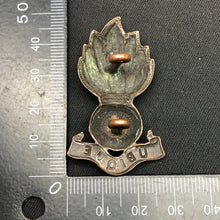 Load image into Gallery viewer, Original WW2 British Army Cap Badge - Royal Engineers - The Militaria Shop