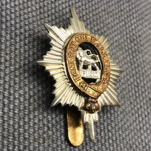 Charger l'image dans la galerie, Original WW2 British Army Cap Badge - Worcestershire Regiment - The Militaria Shop