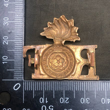 Load image into Gallery viewer, Original WW1 British Army Royal London Fusiliers Regiment Brass Shoulder Title - The Militaria Shop