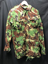 Charger l'image dans la galerie, Genuine British Army Surplus DPM Camouflaged Combat Smock - Size 180/96 - The Militaria Shop