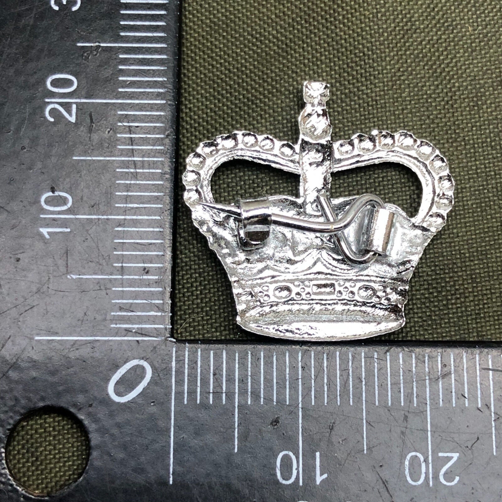 British Army Metal Rank Badge in Chromium plated metal - Small Crown - Staff Sgt - The Militaria Shop