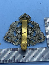 Load image into Gallery viewer, Original British Army WW1 Derbyshire Yeomanry Regiment Cap Badge - The Militaria Shop