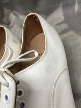 Load image into Gallery viewer, Genuine British Army Women's White Summer Shoes - WW2 Pattern - Size UK 6 L - The Militaria Shop