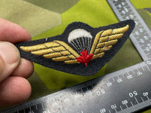 Load image into Gallery viewer, Canadian Airborne Paratroopers Qualification Jump Wings Badge - The Militaria Shop