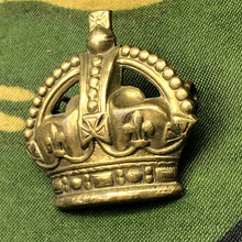 Lade das Bild in den Galerie-Viewer, Original WW1/WW2 British Army Rank Crown - The Militaria Shop