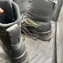 Lade das Bild in den Galerie-Viewer, Army Black Leather High Top Magnum Combat Boots - Size EU 40 - UK 6.5 - 250 - The Militaria Shop
