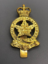 Load image into Gallery viewer, Vintage Canadian Army Royal Montreal Regiment Cap Badge - The Militaria Shop