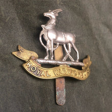 Load image into Gallery viewer, Original WW2 British Army Cap Badge - Royal Warwickshire - The Militaria Shop