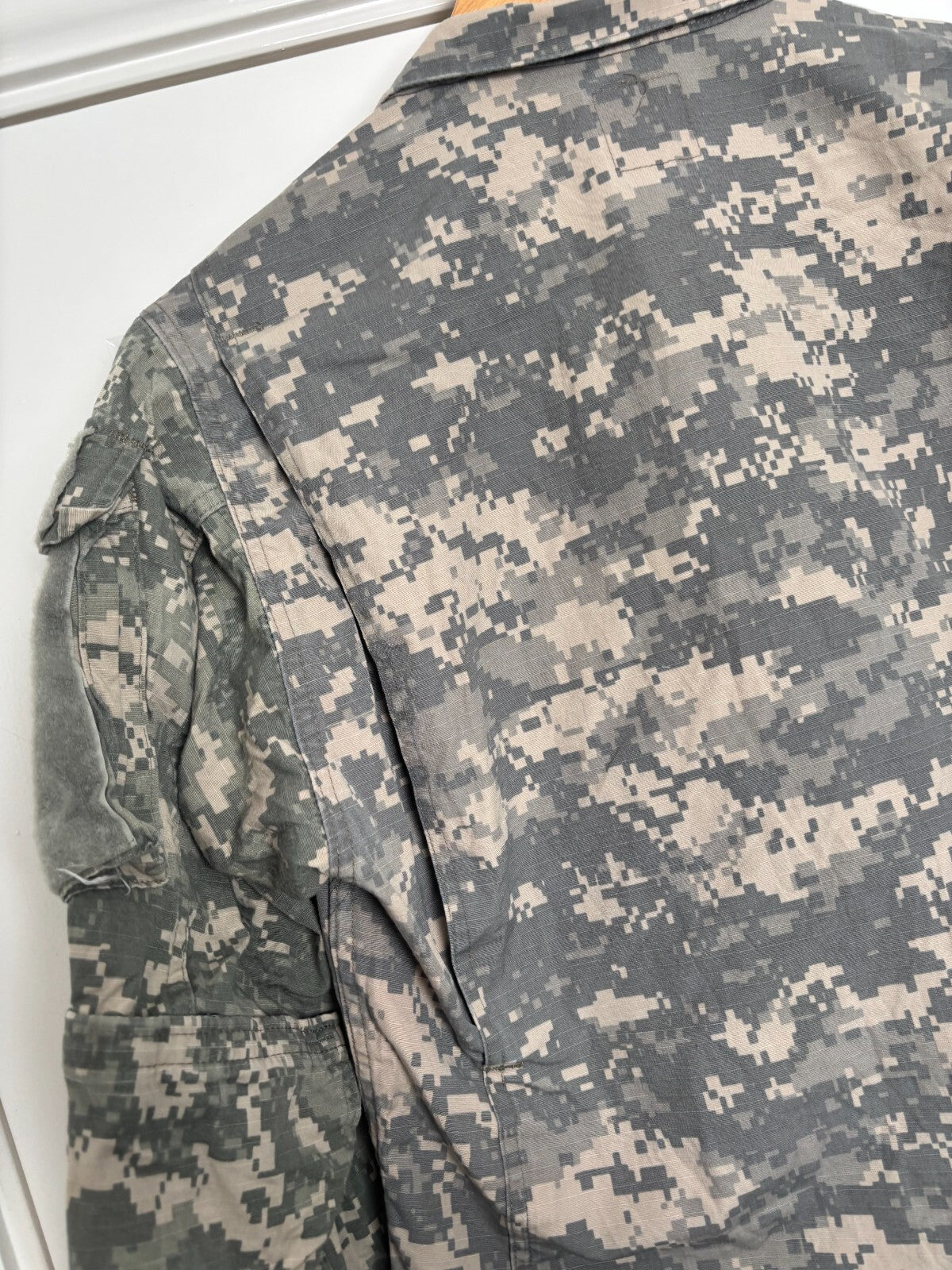 Surplus US Army ACU Combat Uniform Jacket -Size Small-Regular - The Militaria Shop