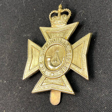 Charger l'image dans la galerie, Genuine Canadian Army Cap Badge - Brockville Rifles - The Militaria Shop