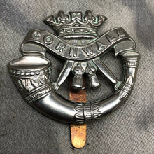 Load image into Gallery viewer, Original British Army Cornwall Light Infantry Cap Badge - The Militaria Shop