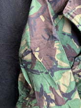 Lade das Bild in den Galerie-Viewer, Surplus British Army DPM Pattern Camouflaged Smock Windproof Cadet-160/84 - The Militaria Shop