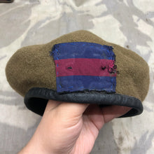Lade das Bild in den Galerie-Viewer, Genuine British Army Beret - Guards Division - Size 55 - The Militaria Shop