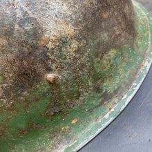 Lade das Bild in den Galerie-Viewer, Original WW2 British/Canadian Army Mk3 Turtle Combat Helmet - The Militaria Shop