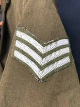 Lade das Bild in den Galerie-Viewer, British Army No.2 Women's Dress Uniform Jacket - Paratrooper - Size 170/92/72 - The Militaria Shop