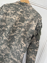 Charger l'image dans la galerie, Surplus US Army ACU Combat Uniform Jacket-Medium-Long - The Militaria Shop