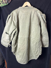 Lade das Bild in den Galerie-Viewer, Genuine British Army Issue 1950s Middle Parka Coat Size 3 - 43" Chest - RARE - The Militaria Shop