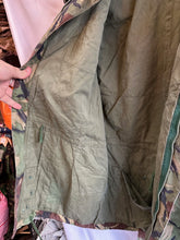 Load image into Gallery viewer, Genuine British Army Surplus DPM Camouflaged 1968 Pattern Smock - Size 7 - 38" - The Militaria Shop